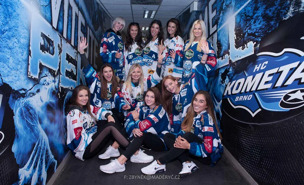 Finalistky České Miss na zápase Komety