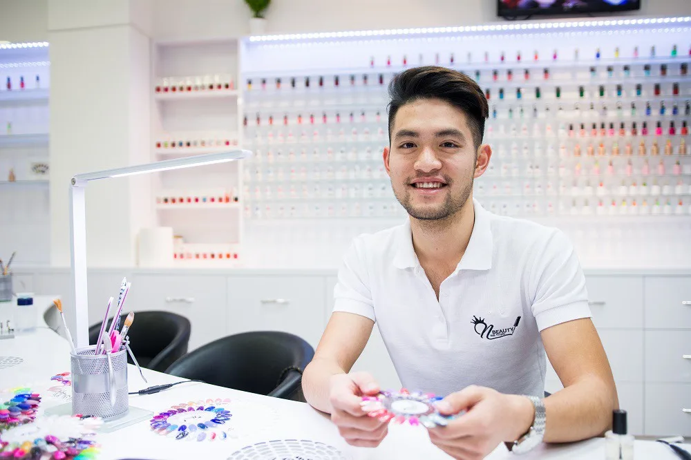 Majitel salonu Nbeauty Nail Studio Tony