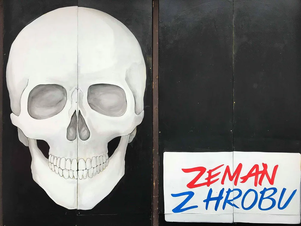 Zeman z hrobu na vratech