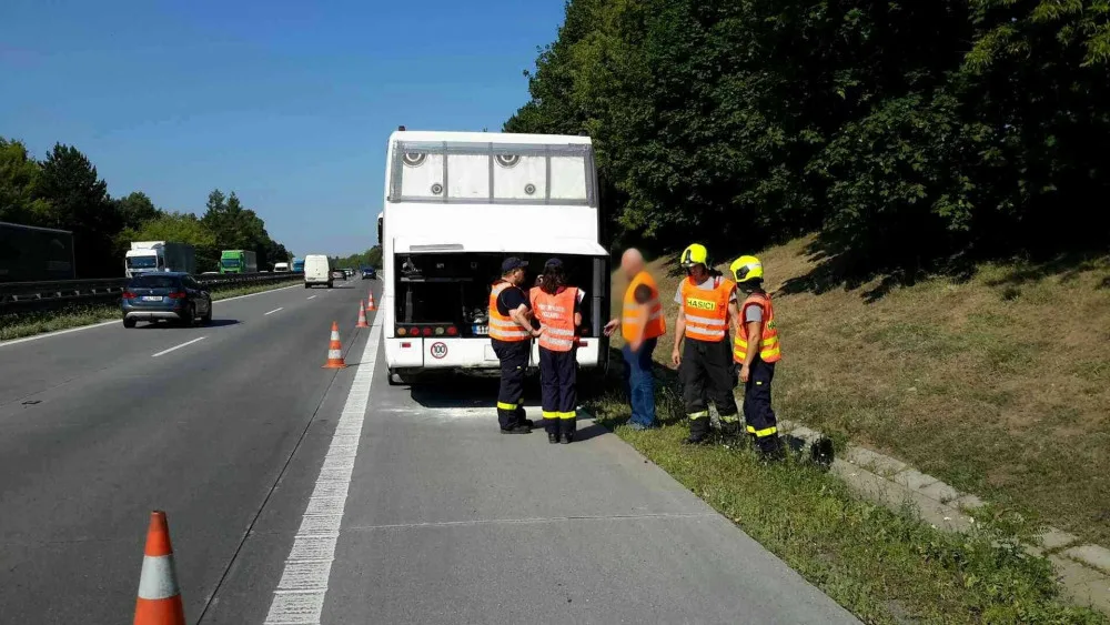 autobus děti plameny4