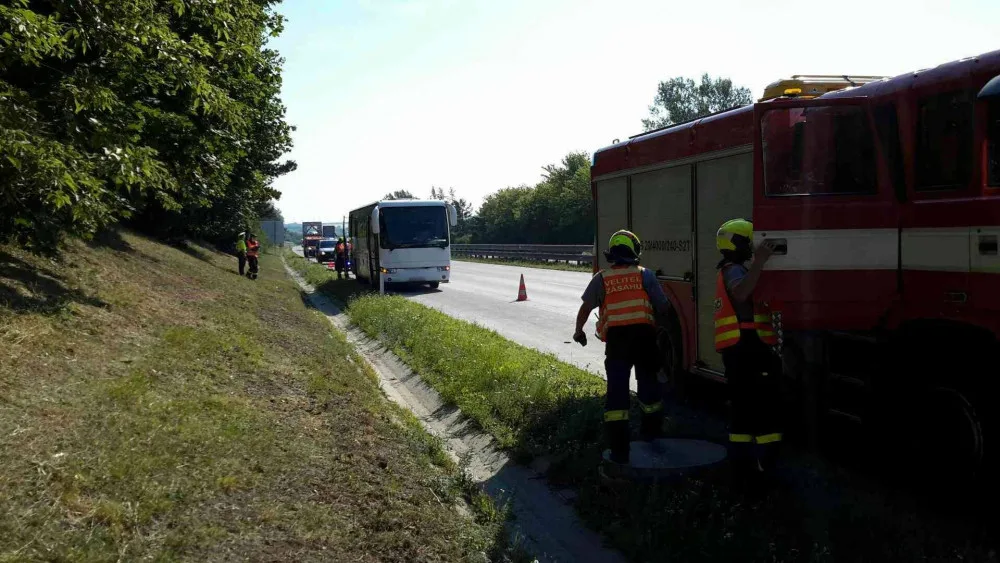 autobus děti plameny5