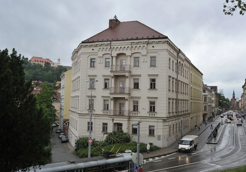 Husova 3 a 5