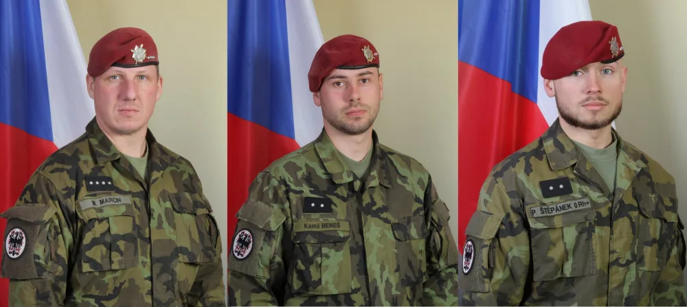 Trojice padlých českých vojáků