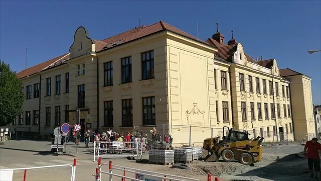 zš sirotkova