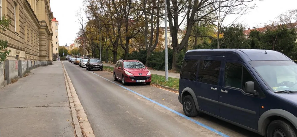 Volná parkovací místa na Obilňáku