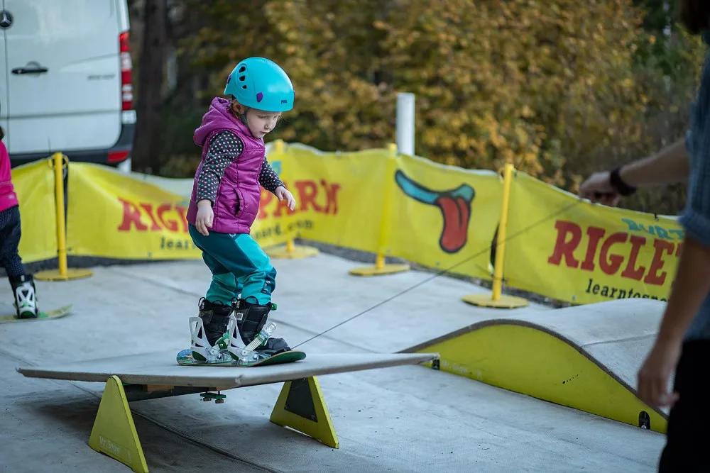 Otevíračka nového patra Snowboard Zezula na Palackého třídě