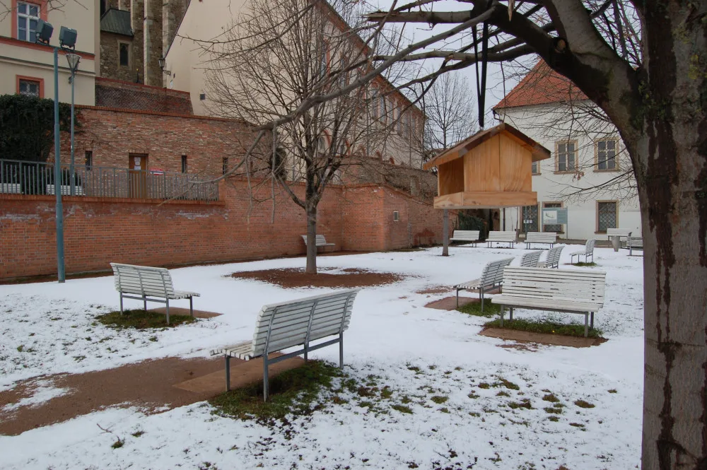 Práce na revitalizaci okolí petrovské katedrály