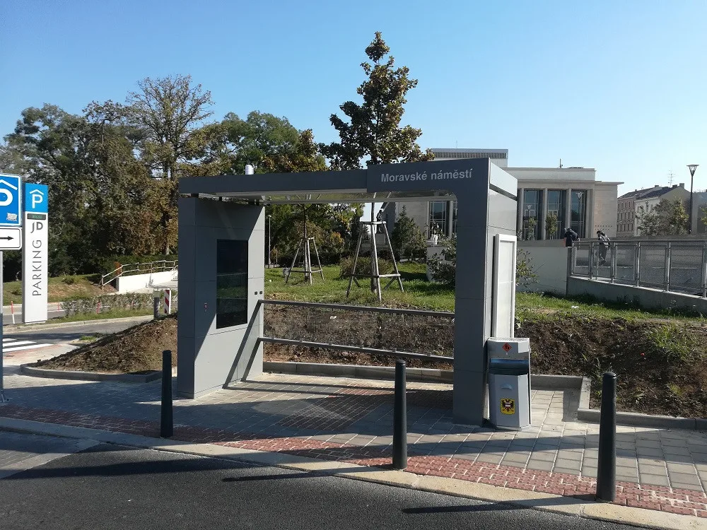 Chytrá zastávka na Moravském náměstí