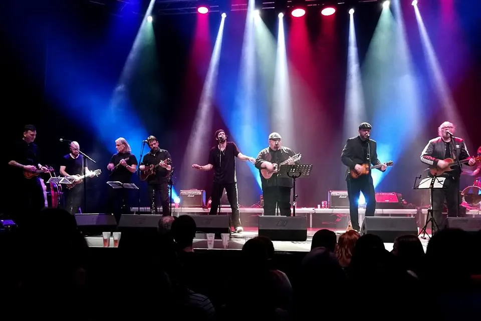Ukulele Orchestra jako Brno