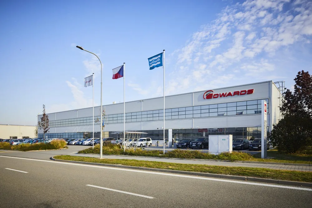 Servisní technologické centrum Edwards hledá nové zaměstnance, zájem je hlavně o kutily