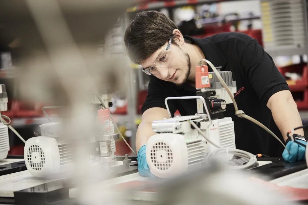 Servisní technologické centrum Edwards hledá nové zaměstnance, zájem je hlavně o kutily