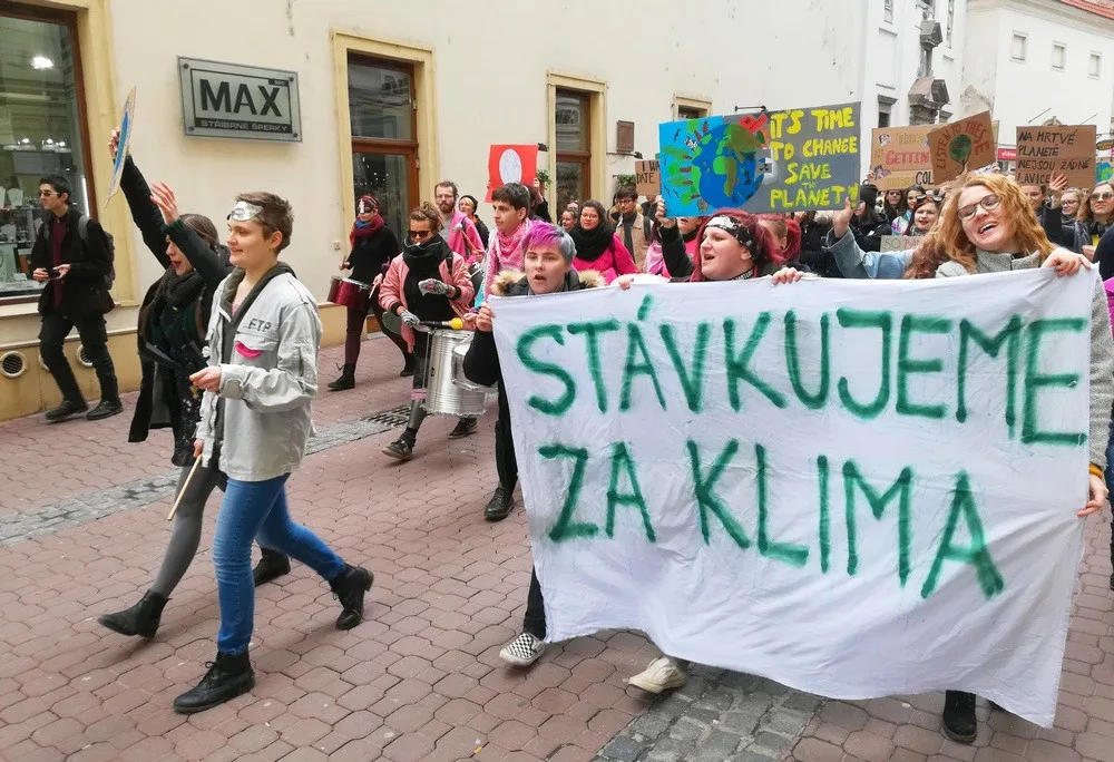 Studenti v Brně stávkovali za klima