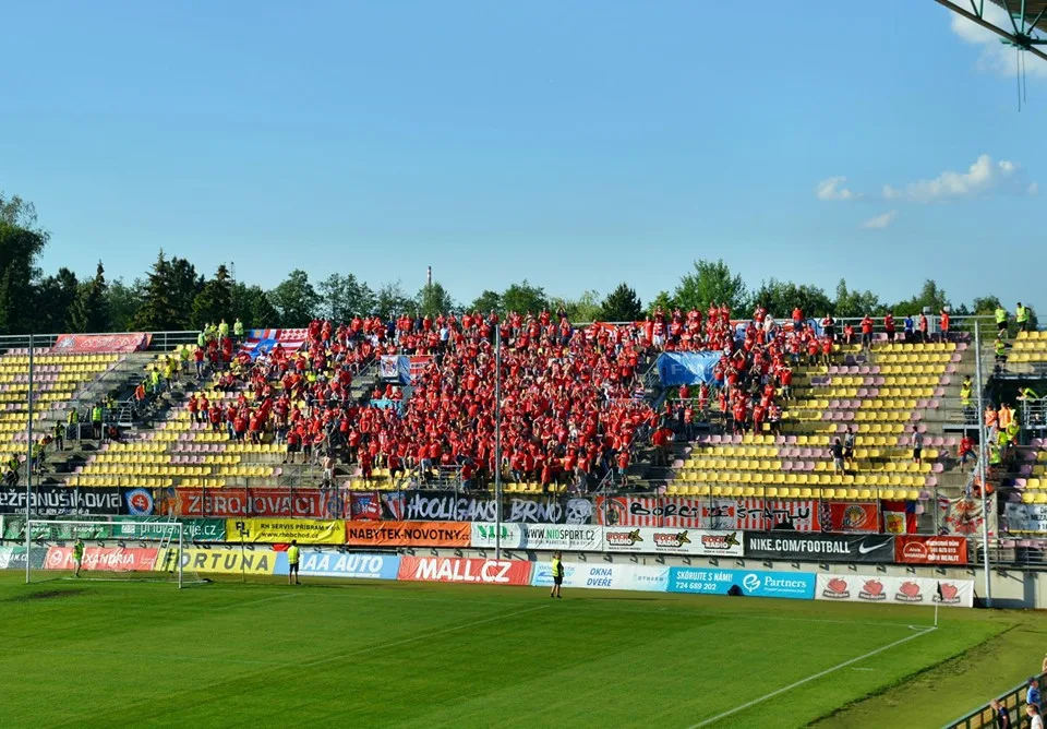 Do Příbrami přijelo obrovské množství fanoušků z Brna