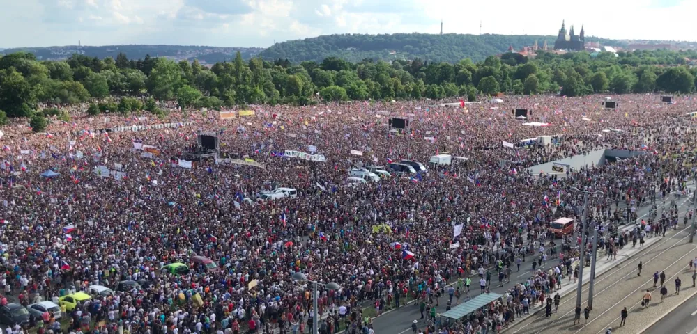 Další velká demonstrace na Letné je v plánu na 16. listopadu
