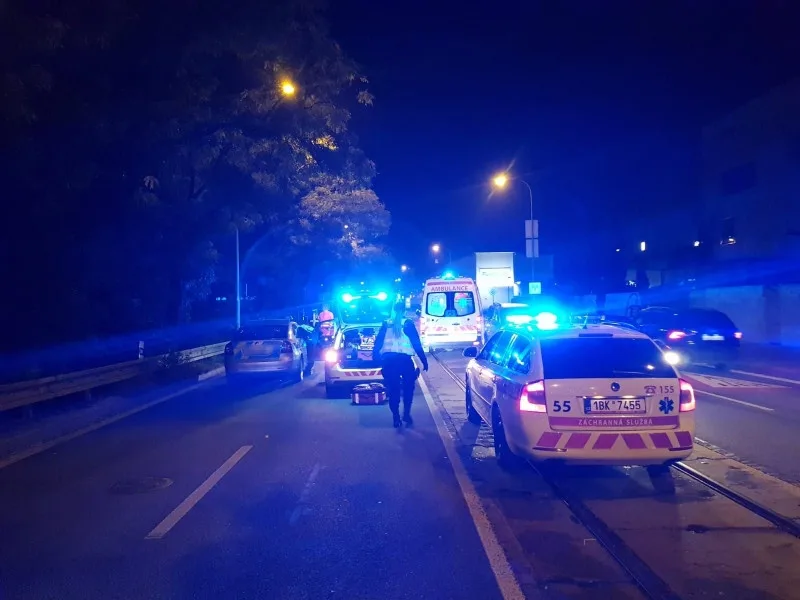 Sražená chodkyně podlehla vážným zraněním