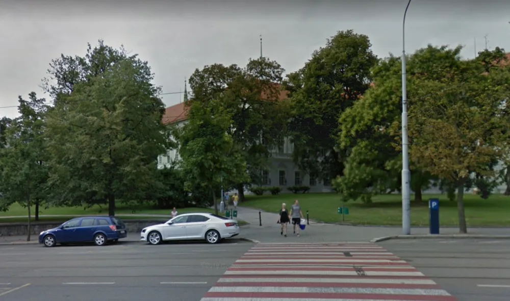 Park mezi Rooseveltovou a Běhounskou