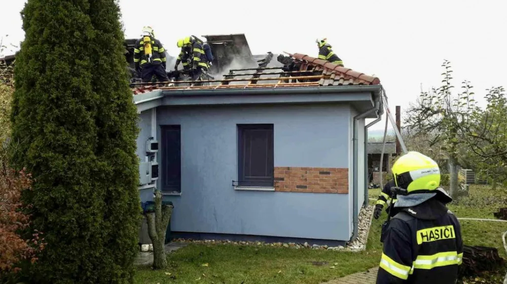 Škoda na majetku přesáhne milion korun.