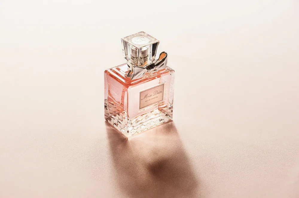 perfume-2574073_1920