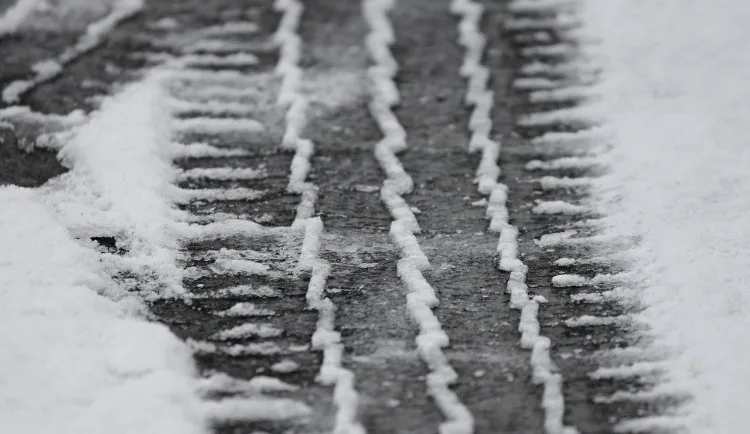size3-15757079364215-60-tire-tracks-3148803-1280
