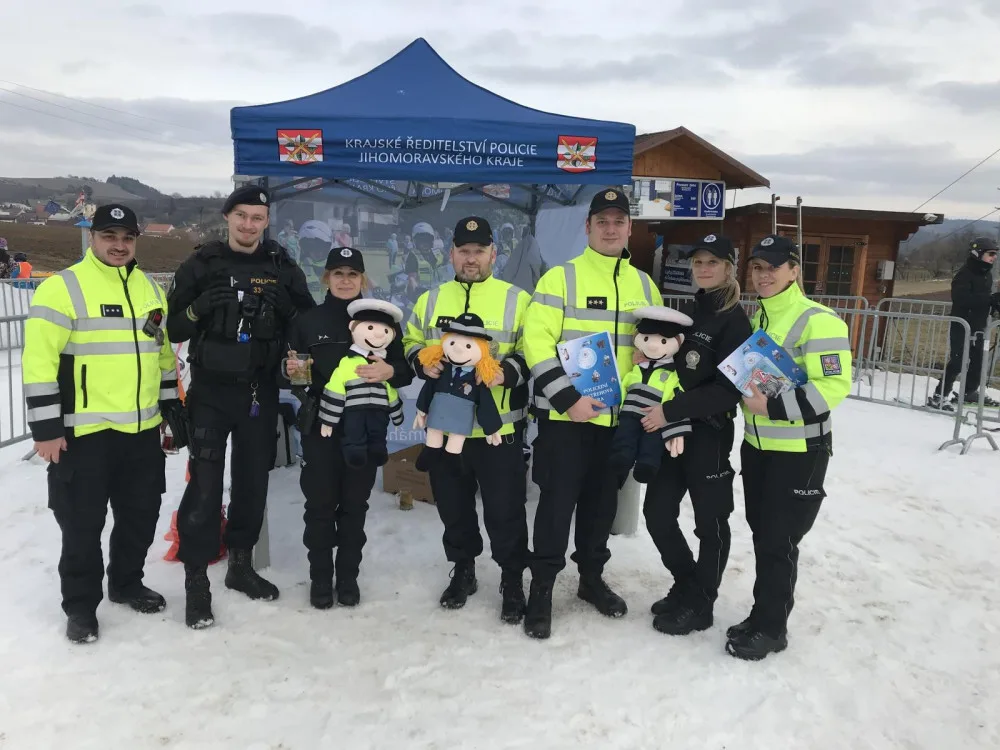 Policisté na svahu
