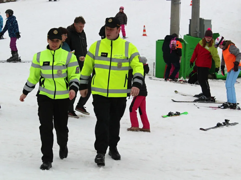 Policisté na svahu