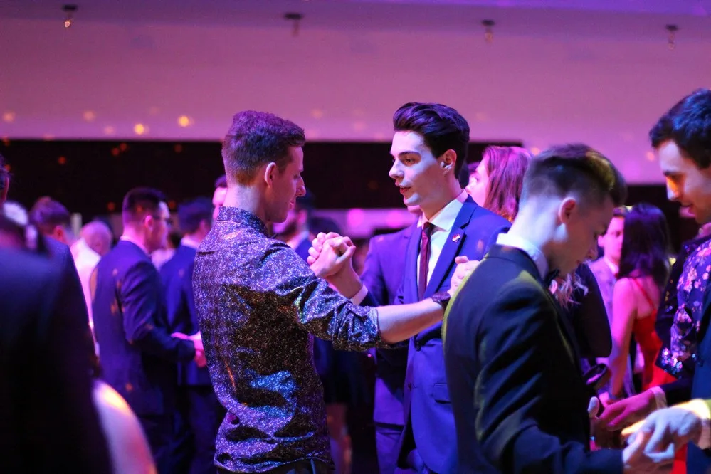 Brněnský Queerball 2020 propagoval s tématem Spolu navěky manželství pro všechny