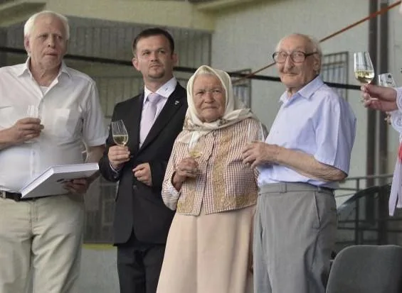 Nadaná vyšívačka krojů, fokloristka a tanečnice zůstala aktivní až do vysokého věku,