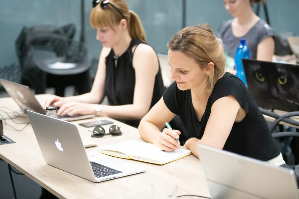 Czechitas v karanténě pracují na online vzdělávání a spustili nové kurzy