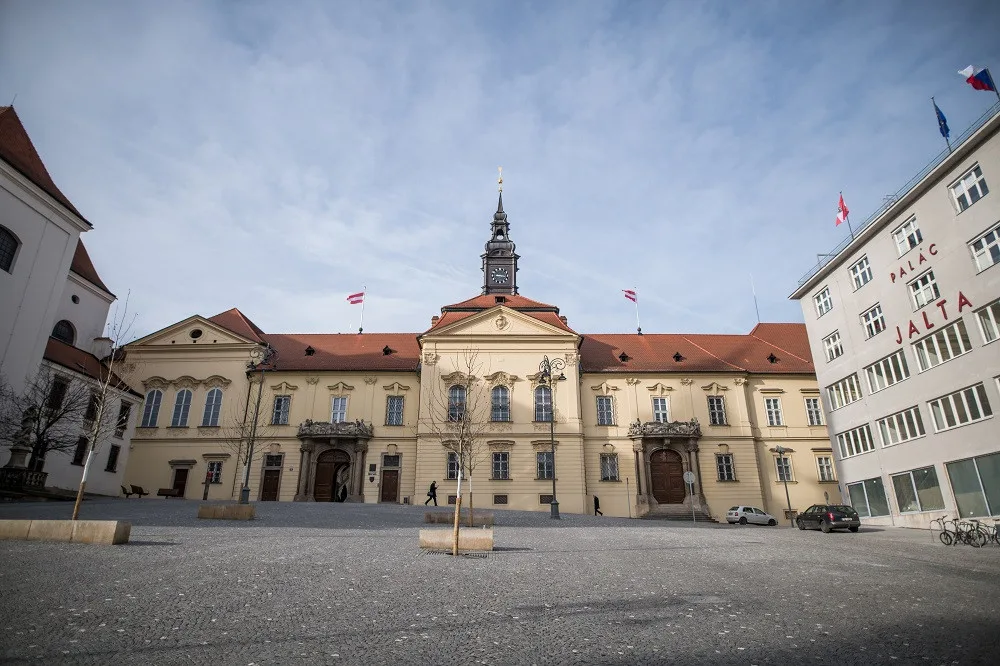 Brno přijde kvůli koronaviru v příjmech o 1,8 miliardy korun. Miliardu si nejspíš půjčí