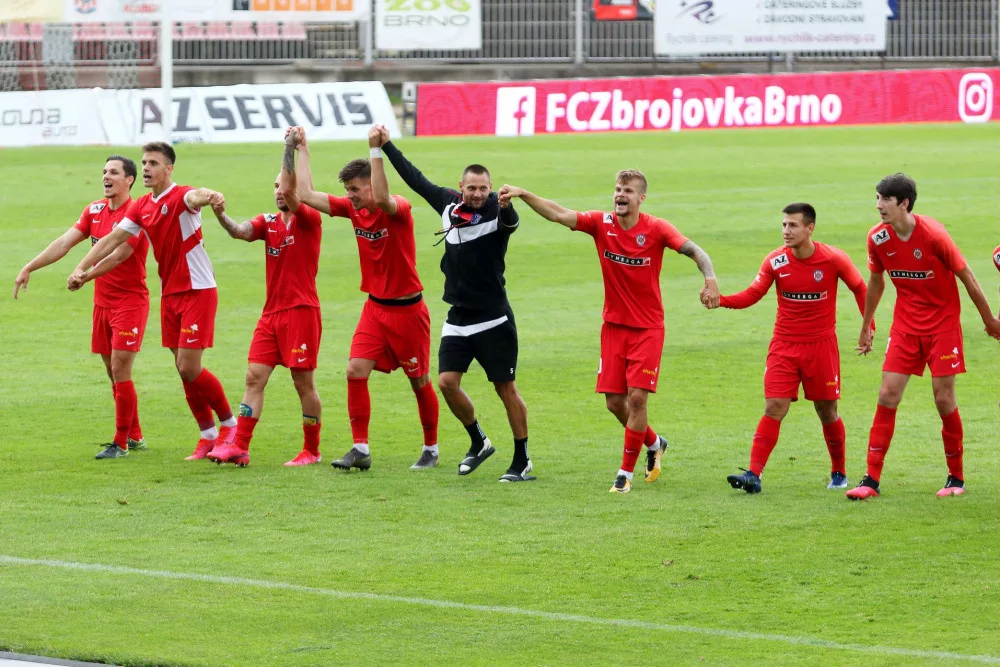 Zbrojovka utekla hrobníkovi z lopaty. V deseti zvládla porazit Chrudim 3:2