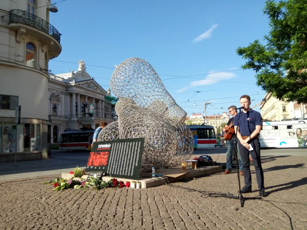 Pietní akce za oběti komunismu na Malinovského náměstí