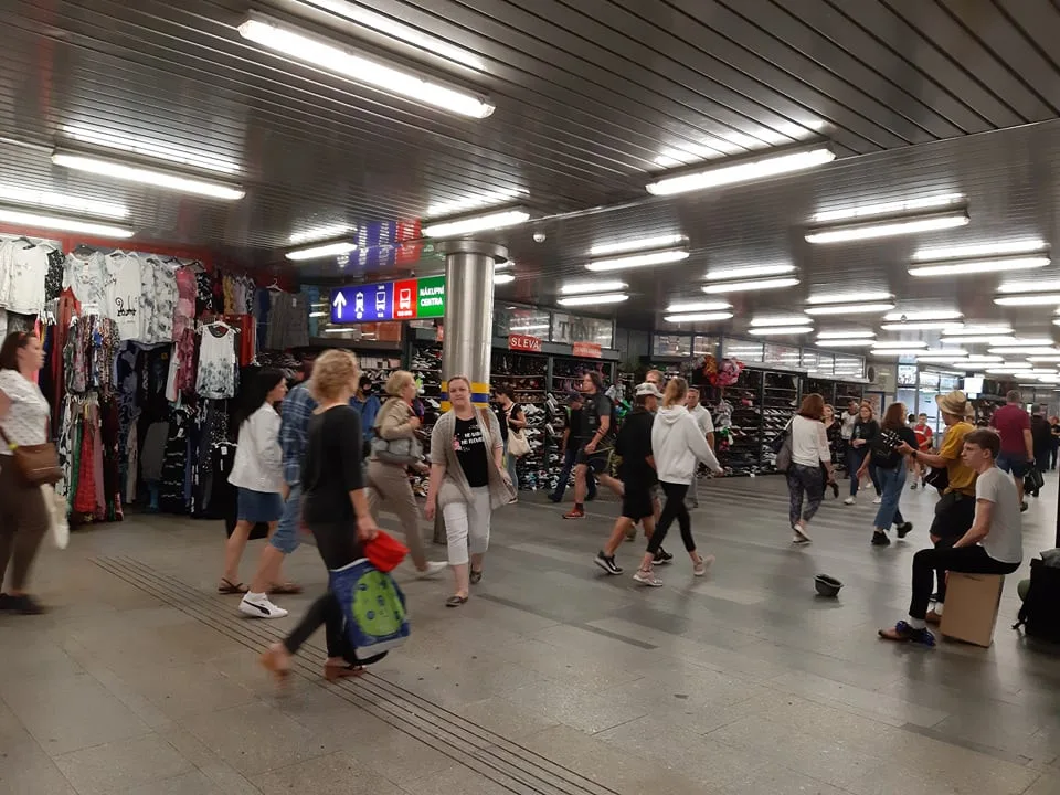 Podchod pod hlavním nádražím nově patří Brnu. Město z něho chce udělat moderní obchodní pasáž