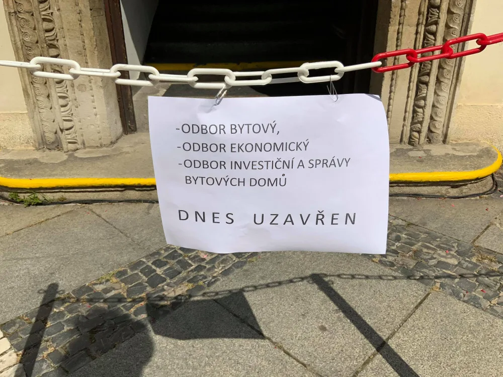 Policie opět zasahuje na radnici brněnského středu. Podle Hospodářských novin kvůli kauze politiků z ODS