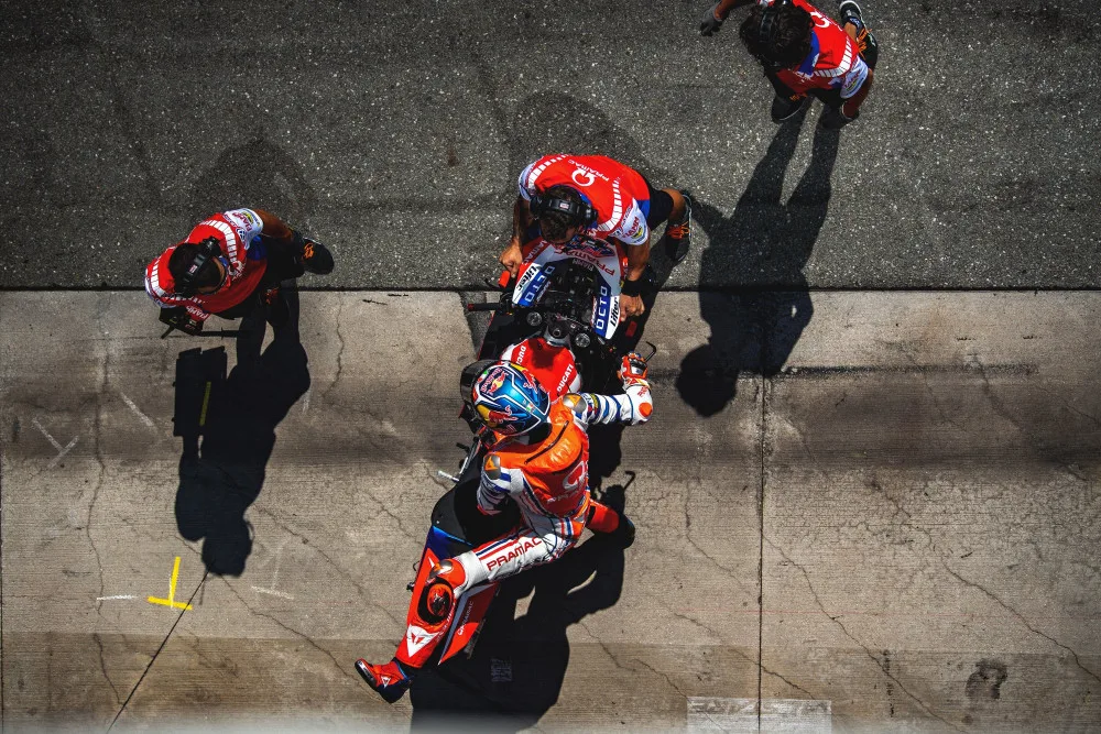Pokud neopravíte trať, příští rok se nepojede, vzkázali komisaři MotoGP v Brně. Rekonstrukce by vyšla na sto milionů