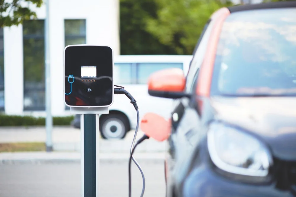 Brno postaví na různých místech ve městě dvacet dobíjecích stanic pro elektromobily