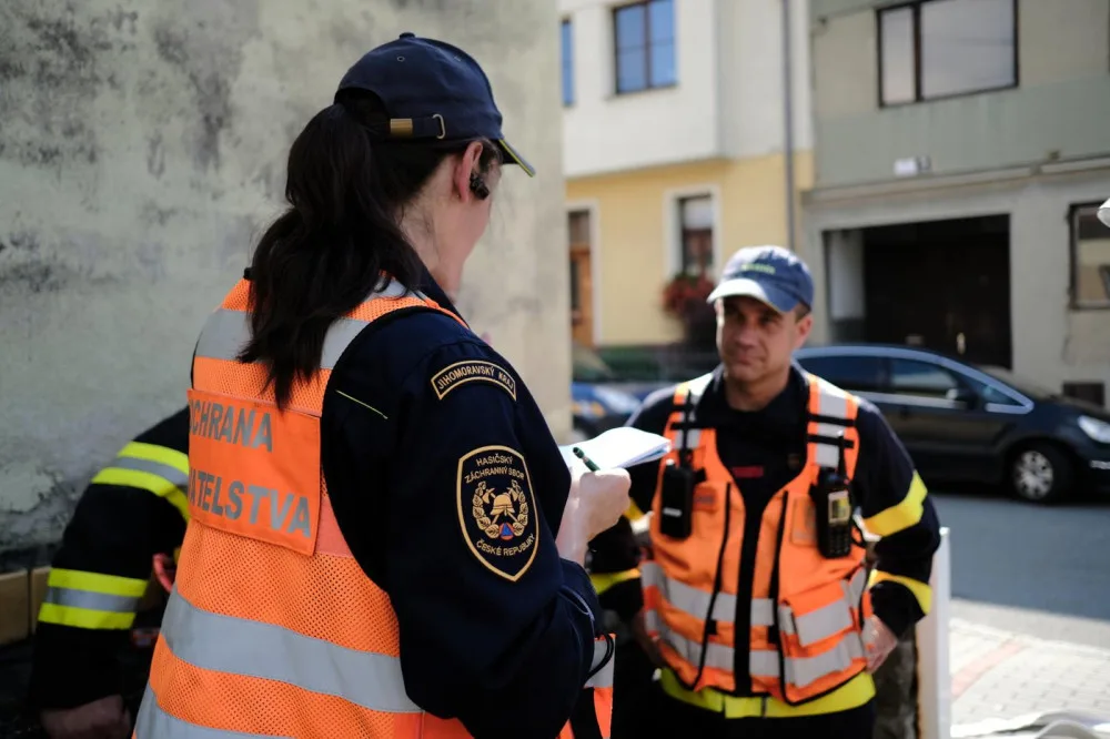 FOTO: Únik plynu uzavřel brněnskou Belcrediho ulici
