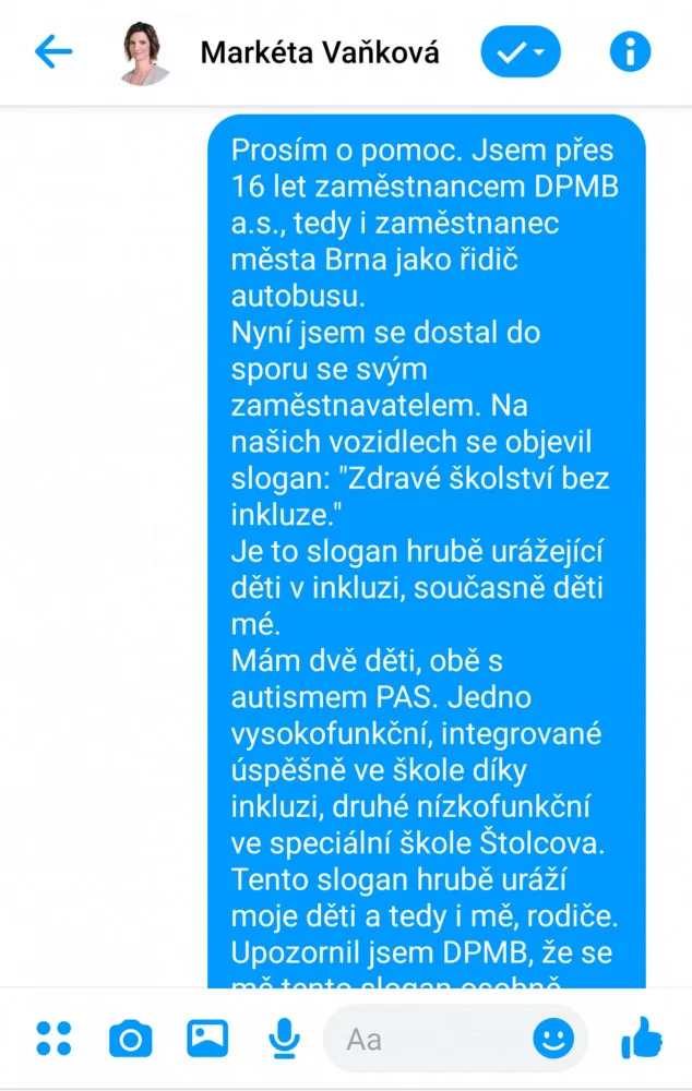 Řidič brněnské hromadné dopravy odmítá jezdit autobusem se sloganem „Zdravé školství bez inkluze“ od hnutí SPD. Uráží to jeho děti