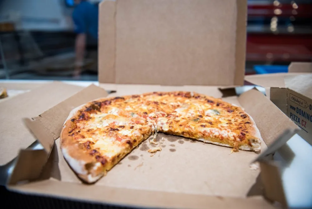 Domino´s Pizza v centru Brna hlásí opět otevřeno. Do konce září nabízí pizzu za 99 korun