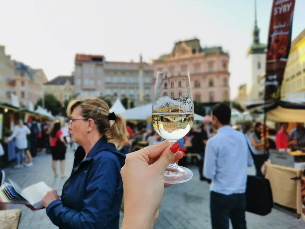 Slavnosti vína lákají na levandulové víno i na cimbálovou muziku