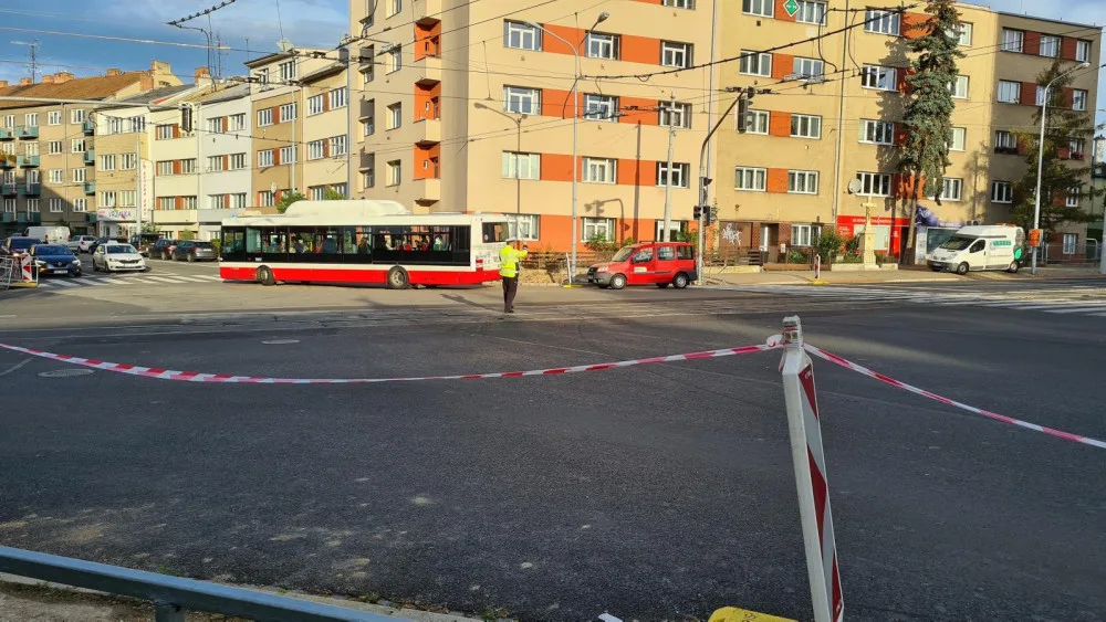 VIDEO: Brněnské řidiče čeká očistec, varují policisté. Vytížené křižovatky budou bez semaforů