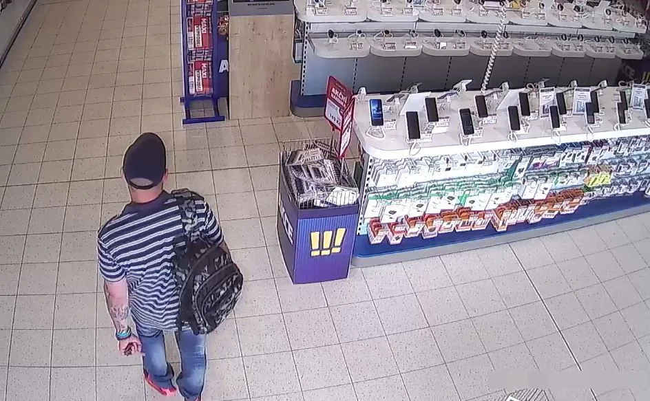 Muž přišelpro nákup, za který nezaplatil