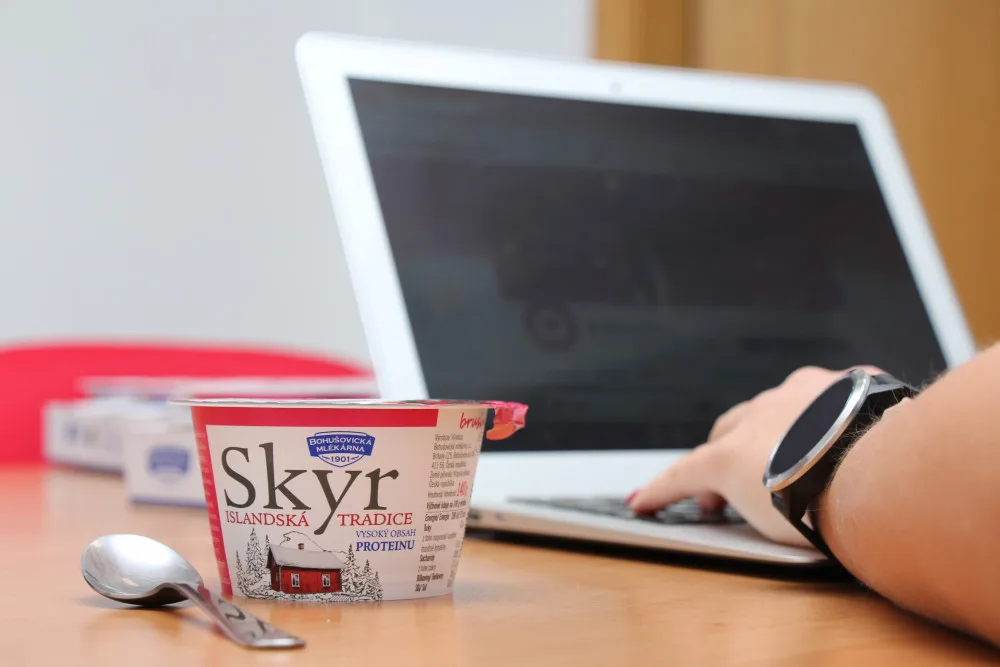 Islandská tradice v českých domovech. SKYR Bohušovické mlékárny zasytí, potěší a osladí vám den. A venku má novou zimní edici!