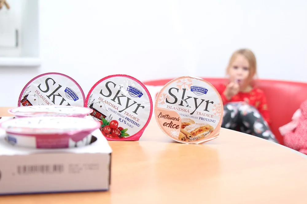 Islandská tradice v českých domovech. SKYR Bohušovické mlékárny zasytí, potěší a osladí vám den. A venku má novou zimní edici!
