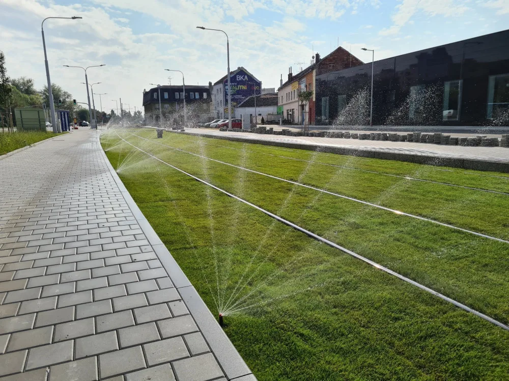 Přeložení tramvaje na Plotní se protáhne do příštího roku. První šaliny přitom měly vyjet už na podzim