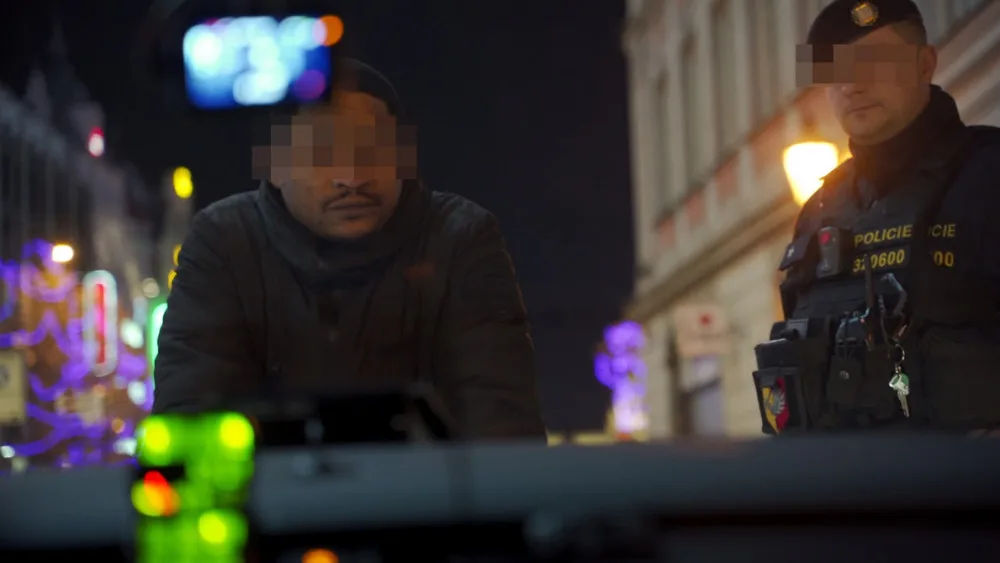 Drogy i množírny zvířat. Investigativní reportéři Klesnil a Fiala spouští internetovou televizi