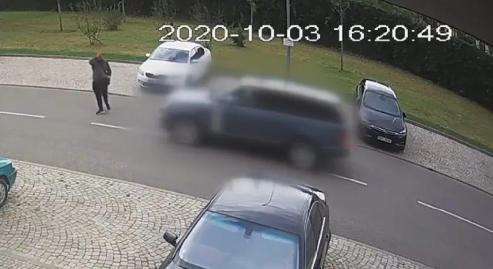 Policie pátrá po tomto muži