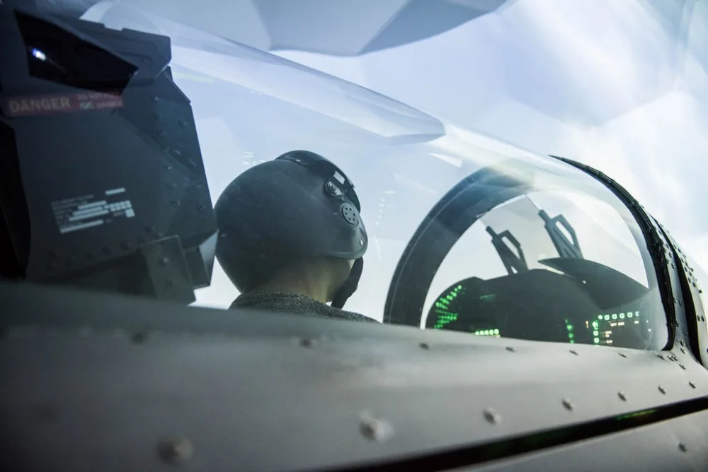 Na zkoušku pilotem Boeingu nebo vojenské stíhačky. Na unikátních simulátorech z Brna se může létat i za časů koronaviru
