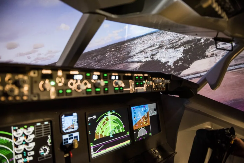 Na zkoušku pilotem Boeingu nebo vojenské stíhačky. Na unikátních simulátorech z Brna se může létat i za časů koronaviru