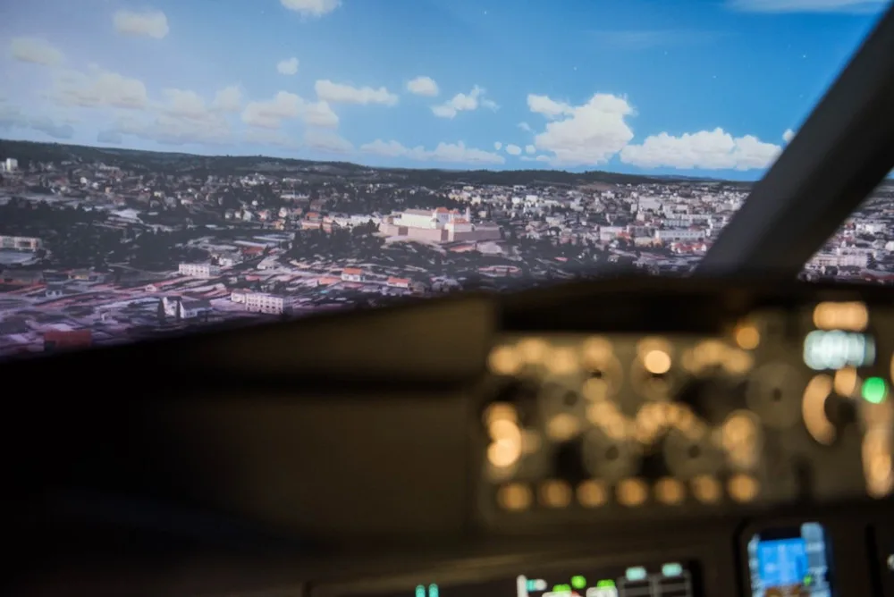 Na zkoušku pilotem Boeingu nebo vojenské stíhačky. Na unikátních simulátorech z Brna se může létat i za časů koronaviru