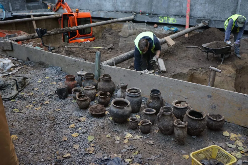 Římské náměstí v Brně vydalo archeologické poklady